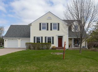 2654 Oakwood Cir, Oshkosh, WI 54904