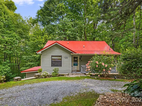 1358 Dogwood Dr, Maggie Valley, NC 28751