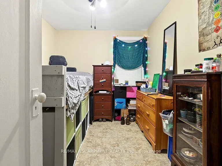 66 Queen St S #FRONT — Photo 11