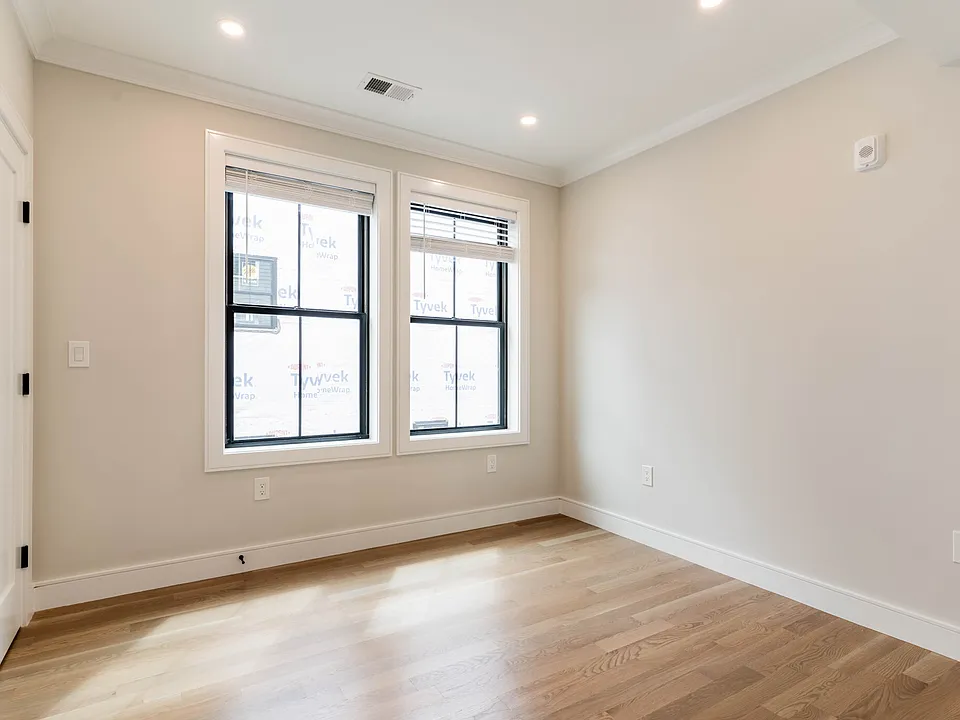 283 Lamartine St #3