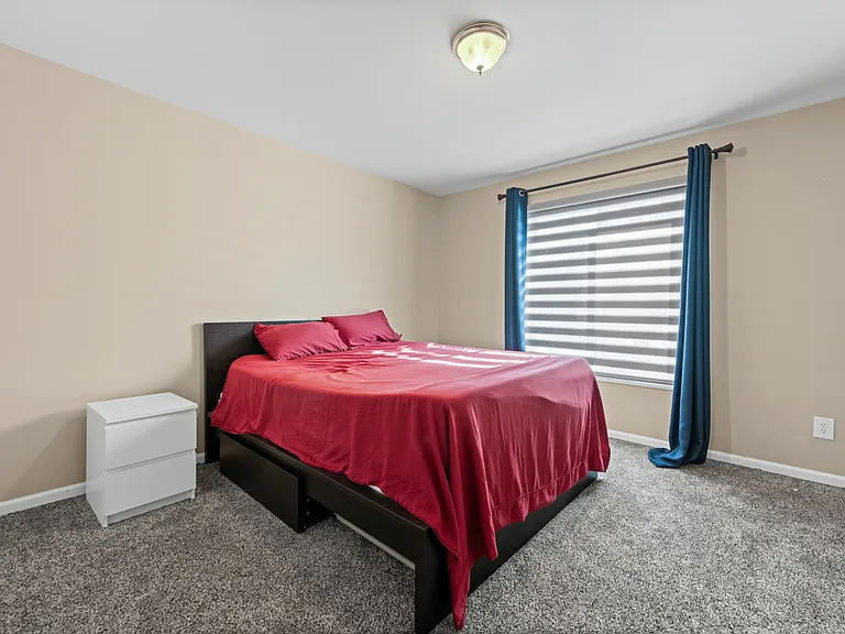 20450 Naves Dr — Photo 20