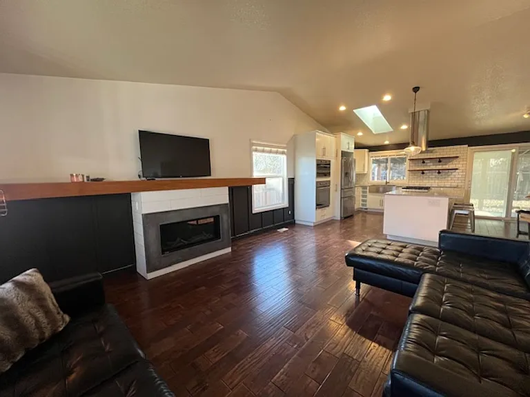 1060 SW View Crest Dr — Photo 6