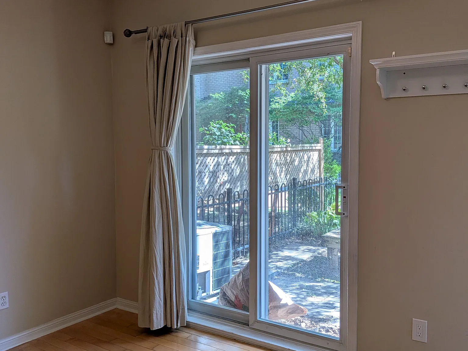 4 bed, $3,250 — Photo 2