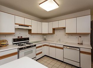 106 Lake Hills Rd, Michigan City, IN 46360