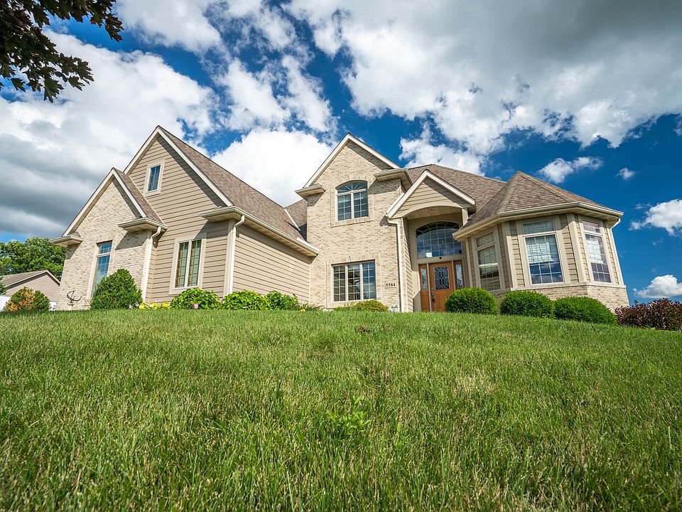 1st image of 5584 Woodcrest Dr