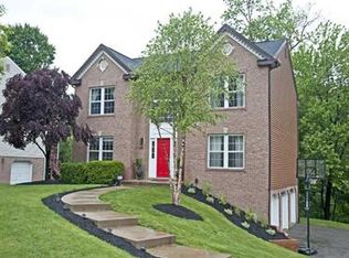 2016 Blossom Dr, Gibsonia, PA