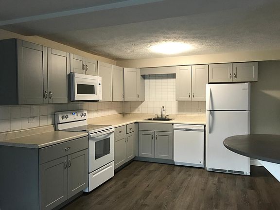 2nd image of 419 Gunn St