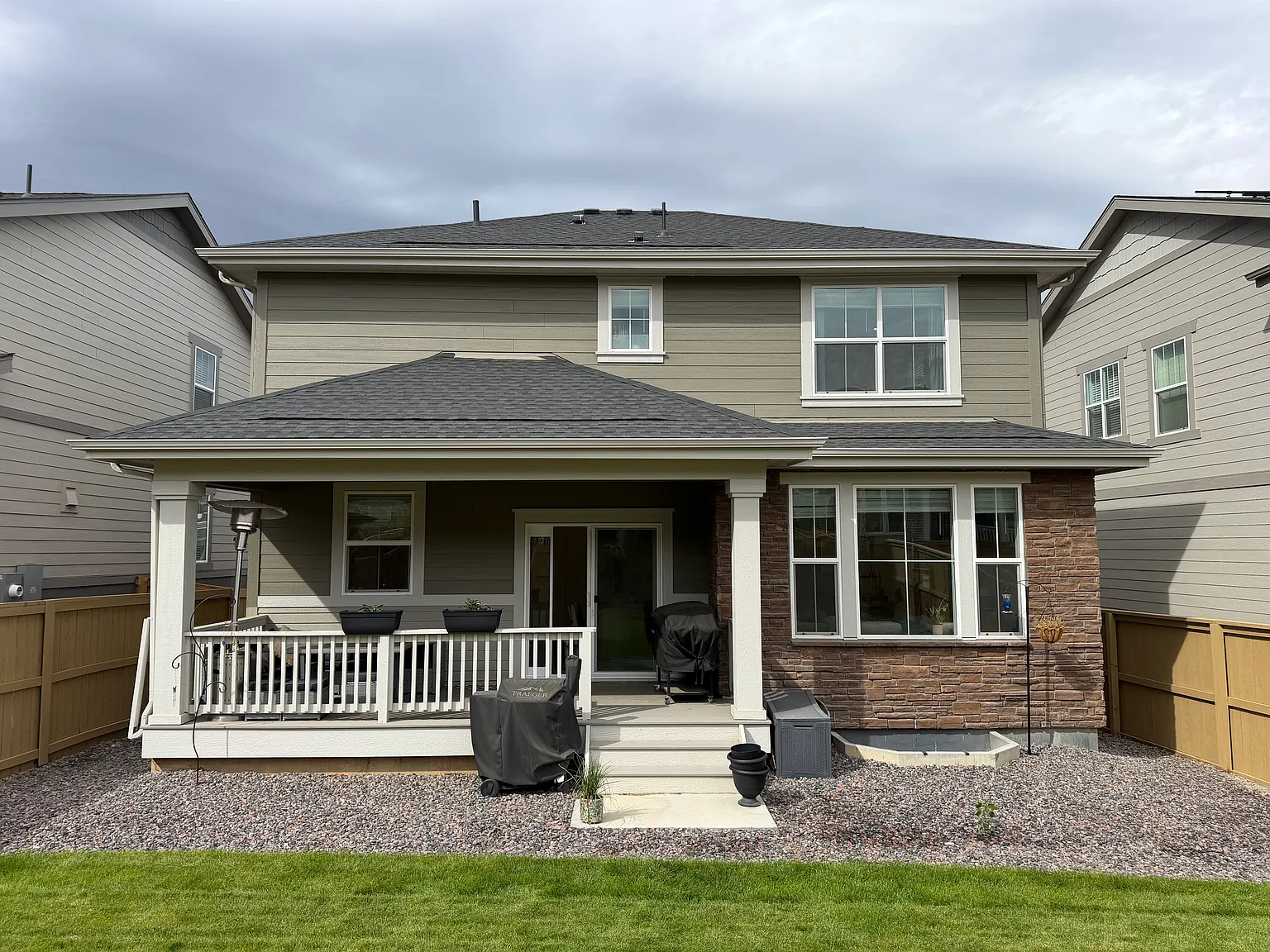 3 bed, 2.5 bath, 2701 sqft, $4,000 — Photo 3