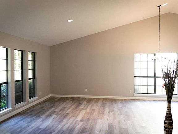 3rd image of 477 Kenya St