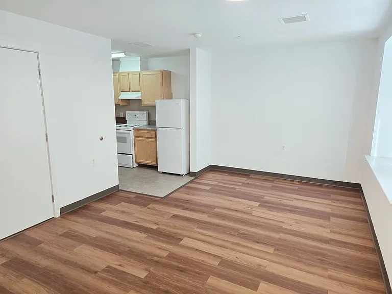 516 N 52nd St #2 — Photo 8