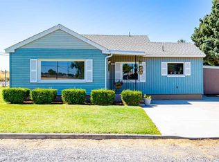 1205 N Perry Loop, Kennewick, WA 99336