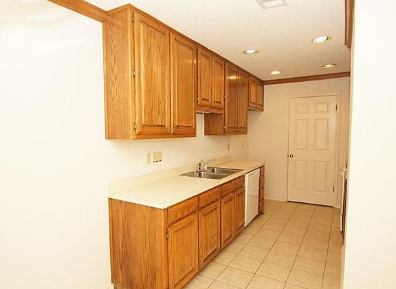 5th image of 3843 Williamsburg Cir