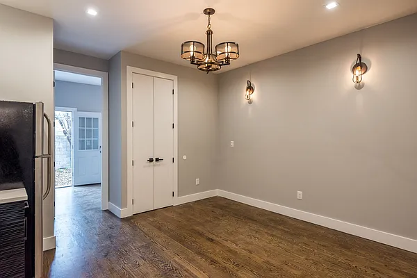 Rented by Nooklyn NYC LLC | media 52