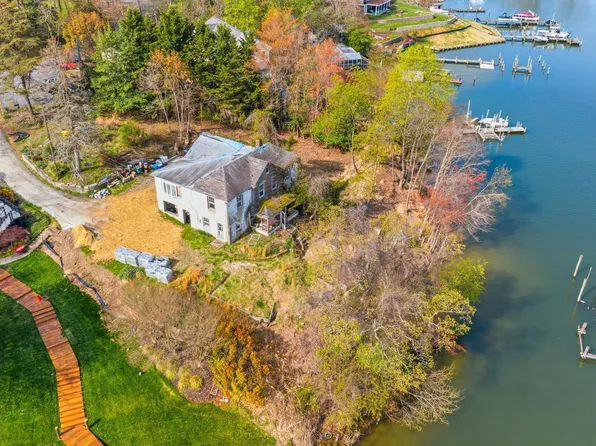 8046 Forest Glen Dr, Pasadena, MD 21122