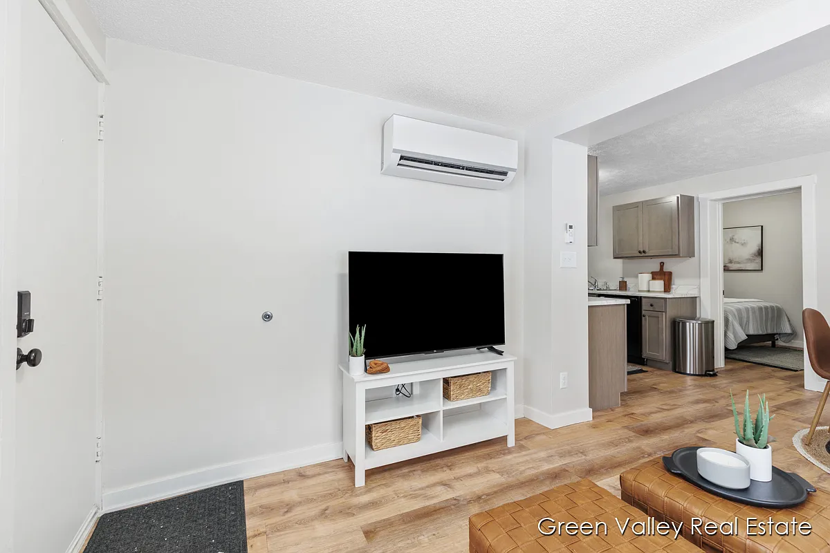 1543 Beidler St — Photo 3