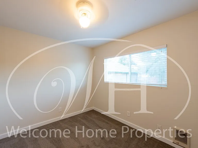 108 SE 6th St — Photo 27
