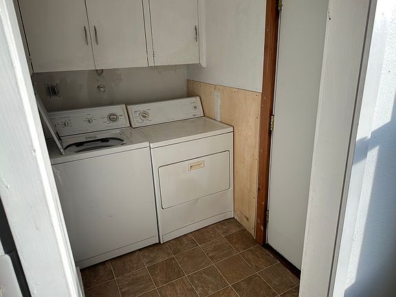 3rd image of 5124 N Seaview St
