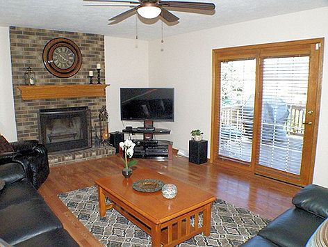 3rd image of 6464 Sawgrass Dr