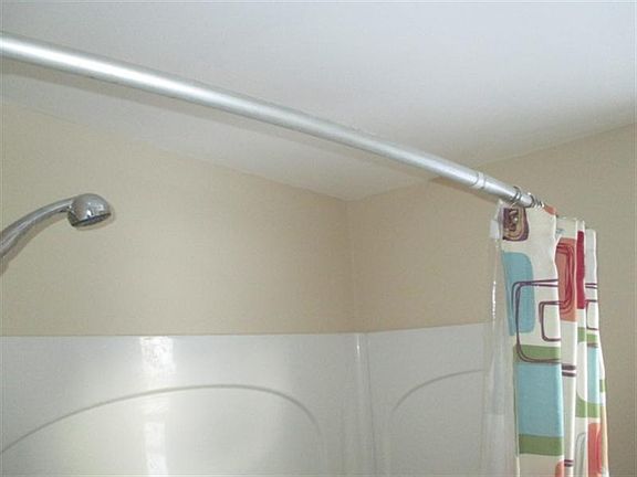 5th image of 36 Charlene Dr
