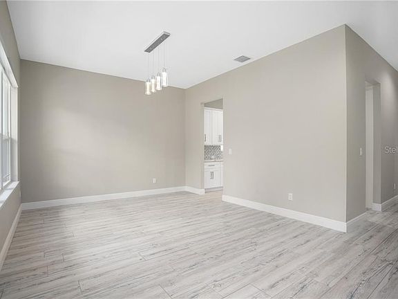 5th image of 1645 Spruce Ave