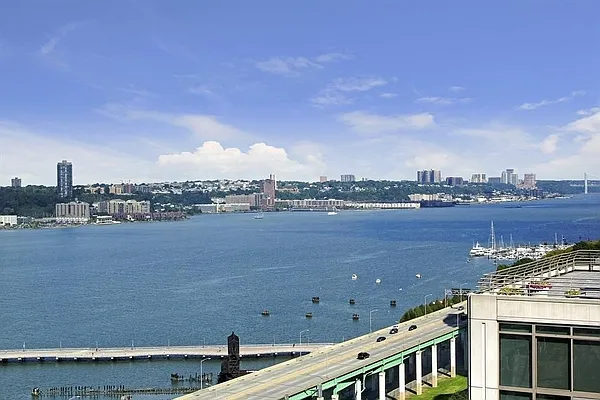 Rented by Level Group | media 2