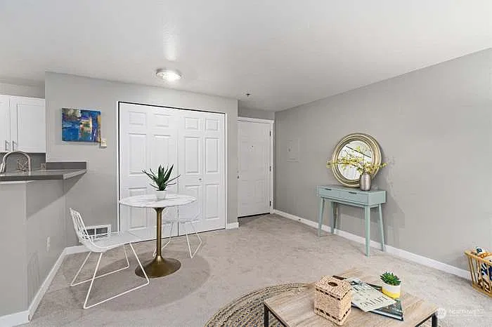 1 bed, 528 sqft, $1,900 — Photo 2