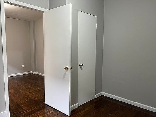 4th image of 311 E 109th St #1D