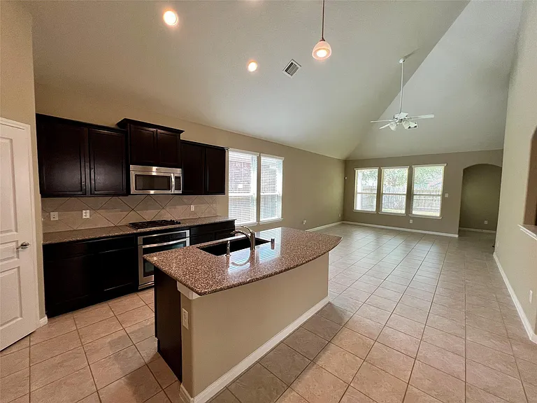 6418 Burgess Heights Ln — Photo 4