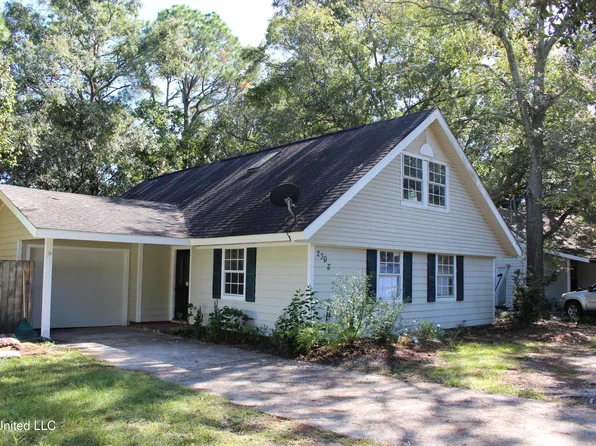 2302 Dogwood St, Pascagoula, MS 39567