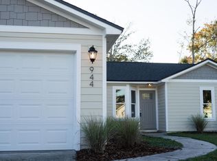 944 Aries Rd W, Jacksonville, FL 32216