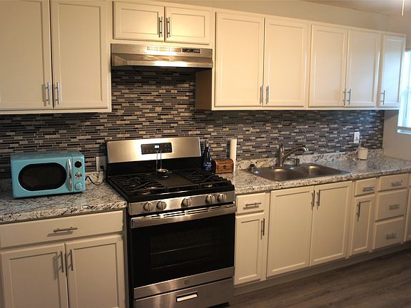 2nd image of 410 Burger St