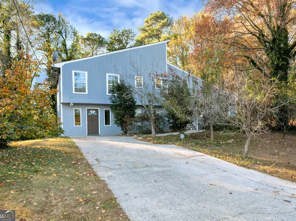 323 Old Rosser Rd, Stone Mountain, GA 30087