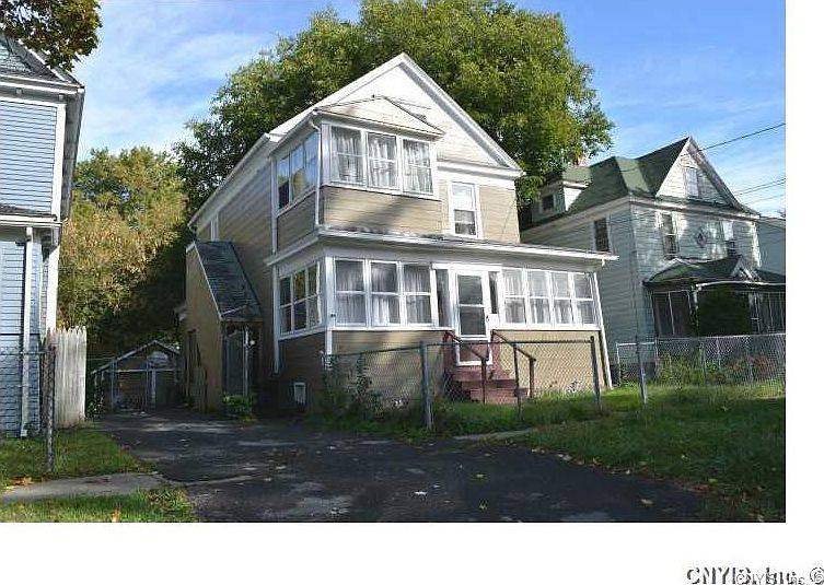 1st image of 212 W Calthrop Ave