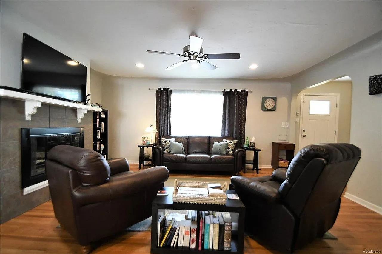 4 bed, 1958 sqft, $2,795 — Photo 4