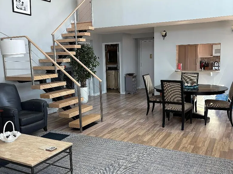 750 W Broadway #5Q — Photo 6