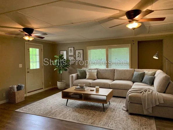 2100 Woodland Rd, Florence, AL 35633