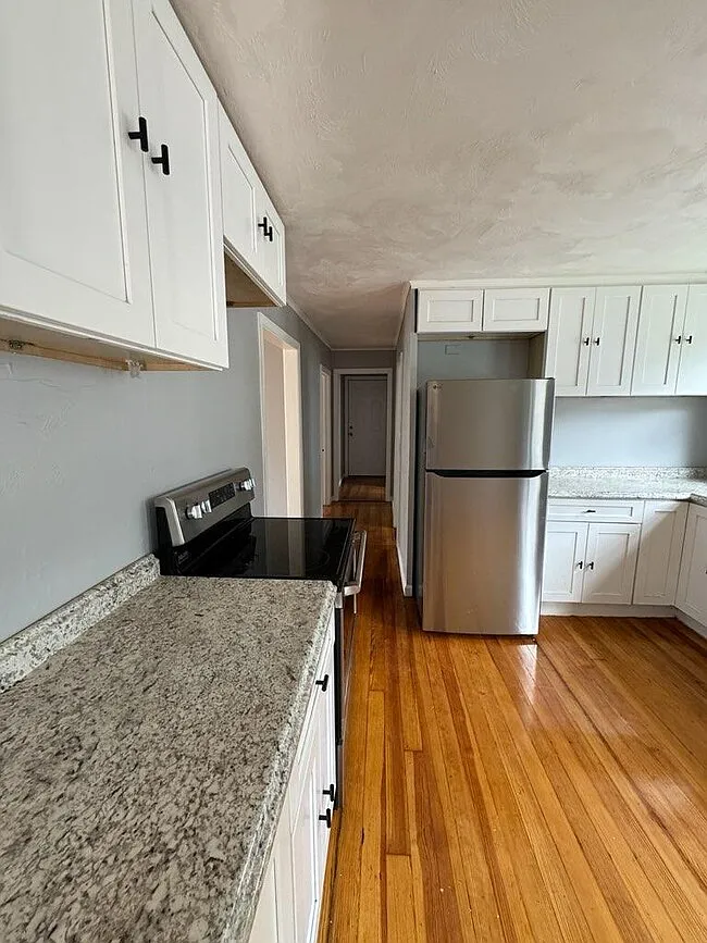 Building Photo - 41 Brook St #2