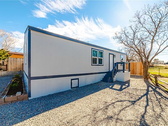 4th image of 1540 E John L Avenue