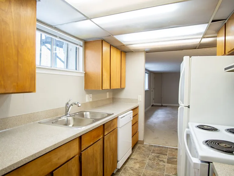 Great NW Location: Spacious 1 Bedroom Ready Now! — Photo 7