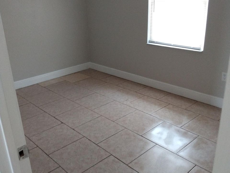 2nd image of 408 Preston St #B