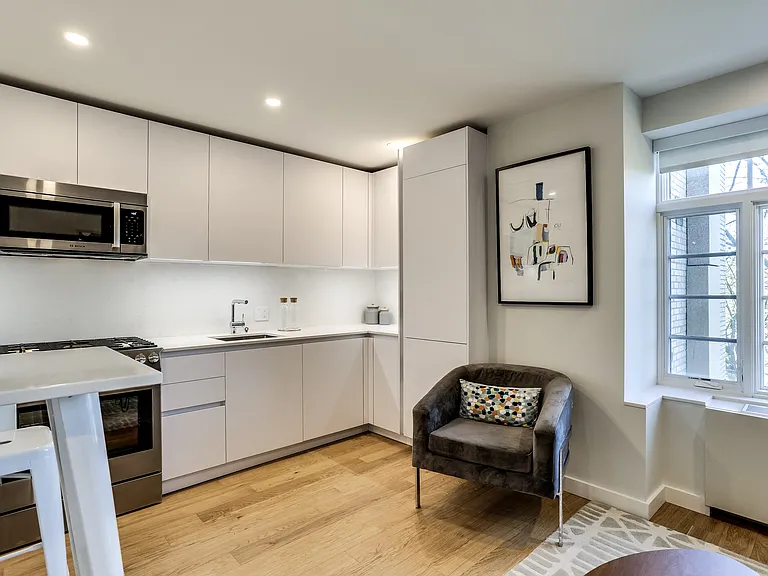 2900 Adams Mill — Photo 36