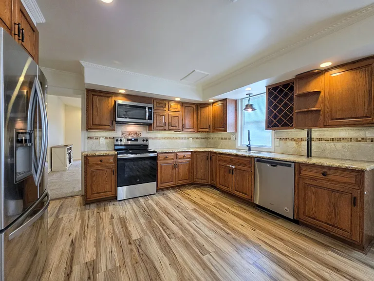 3435 Main St — Photo 6