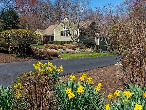 2nd image of 454 N Quidnessett Rd