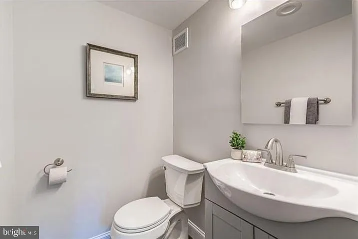 600 Roosevelt Blvd #312 — Photo 25