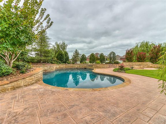 4th image of 2576 W Mission Springs Dr