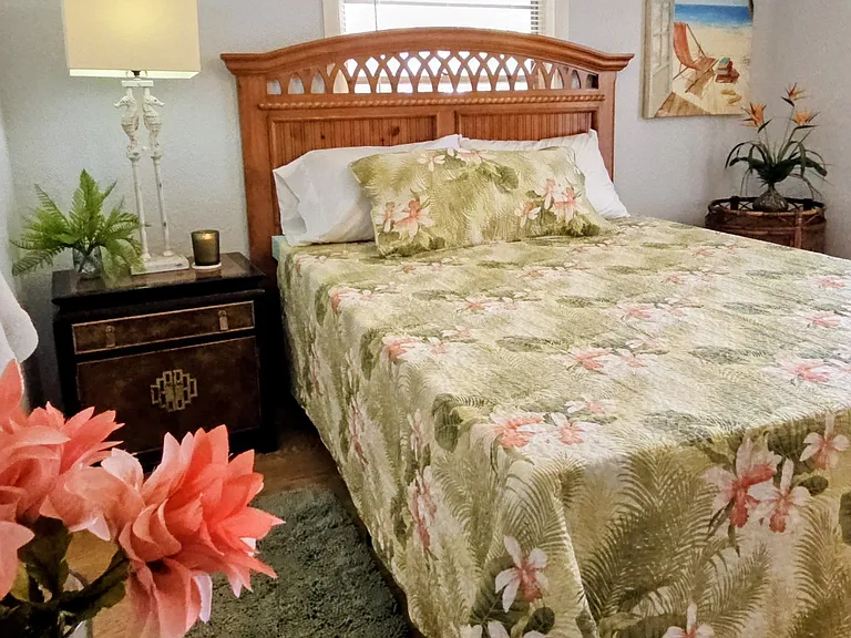 May Special: Move in by May 4th and pay only $850 for the duration of your lease.