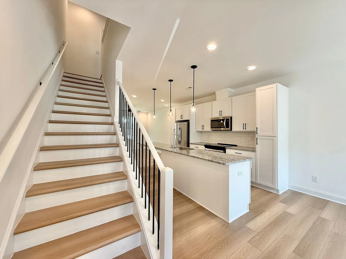 **Offering $150 Rent Discount For First 6 Months, Refundable Application Fees & $150 Move In Prom... — Photo 3
