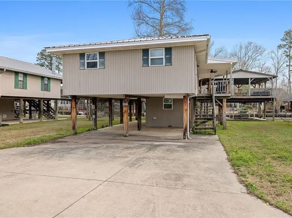 32814 Cypress Dr, Springfield, LA 70462