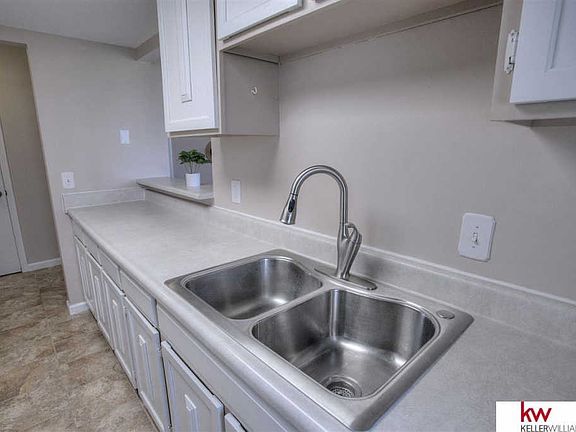 5th image of 9037 Gary Cir