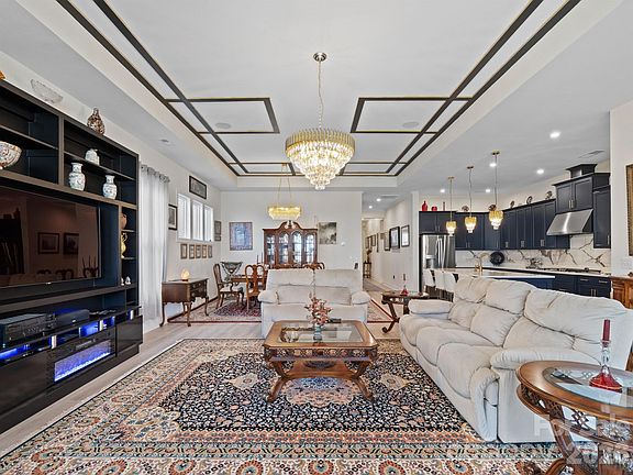 3rd image of 6015 Waldorf Ave